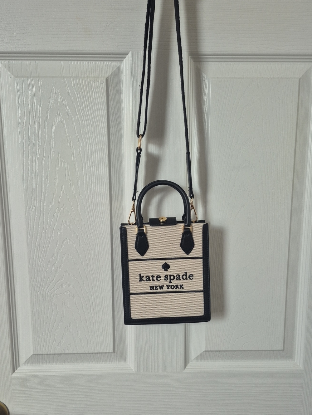 Nwt kate spade Black & Cream Mini Crossbody Tote